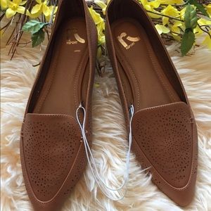 Report NWOT size 10 brown flats